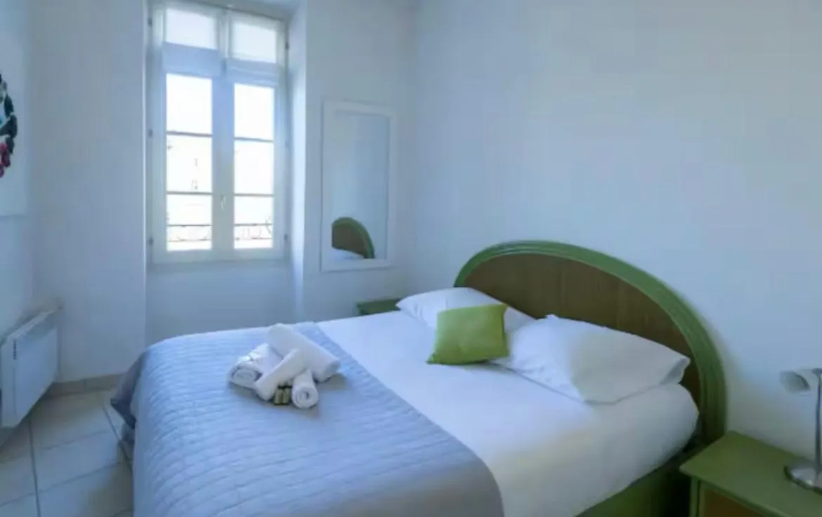 Place Grimaldi, Close To Beach And Restaurants, With Balcony Ницца Франция